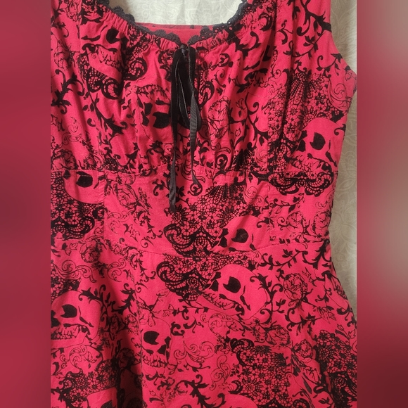 Red flocked skulls and vines lace up corset dress hot topic goth punk alt emo - Picture 2 of 10